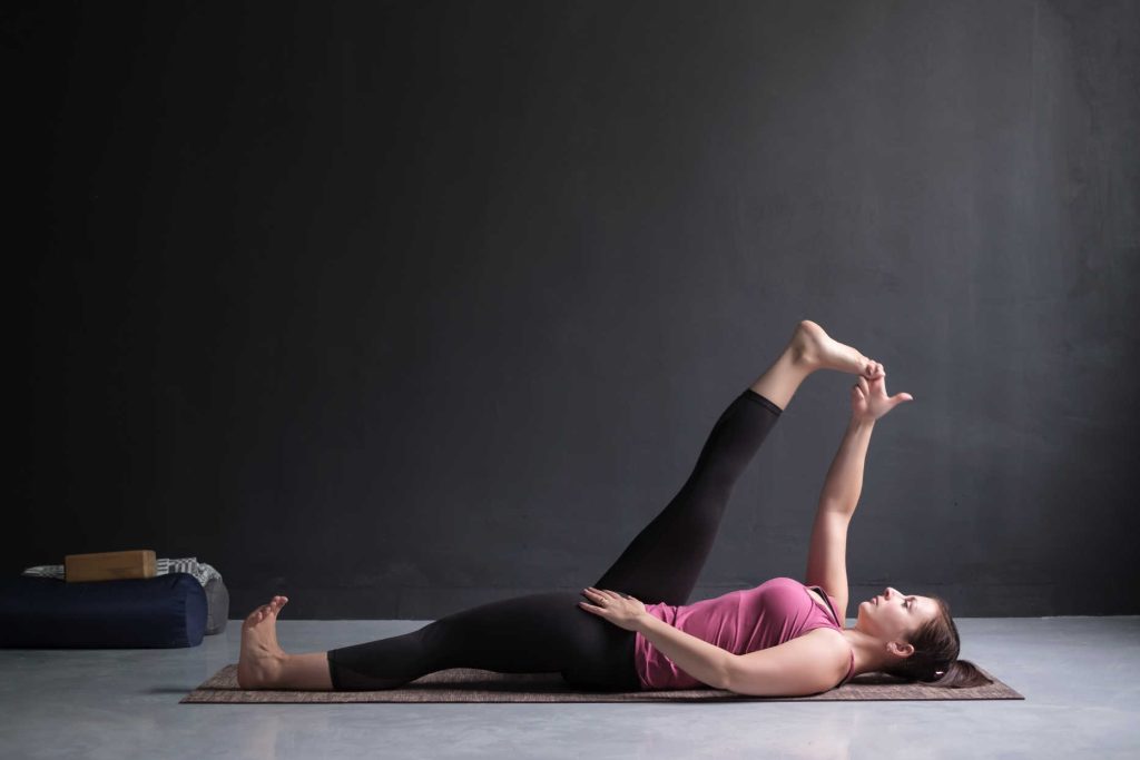 Supta Padanghustasana (Sırt üstü Bacak Esnetme Pozu)