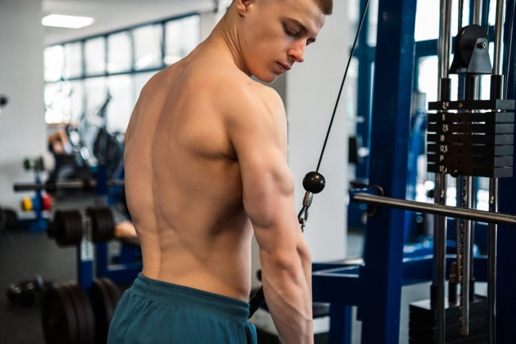 Dumbbell Front Raise’in Farklı Varyasyonları Nelerdir?